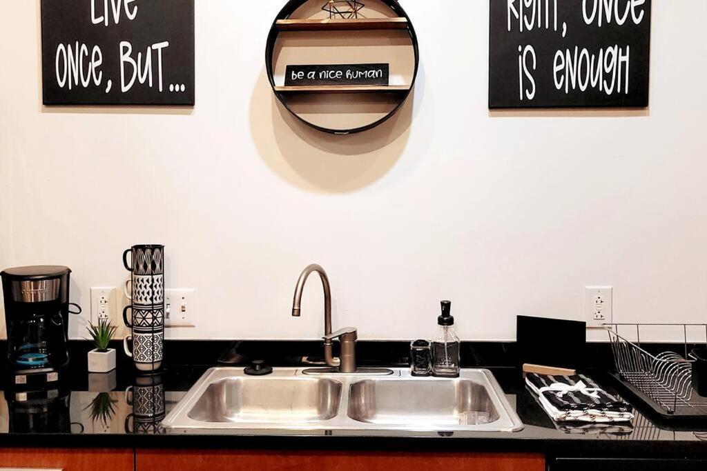 Staycation City Loft Free Gated Parking Saint Louis Exteriör bild
